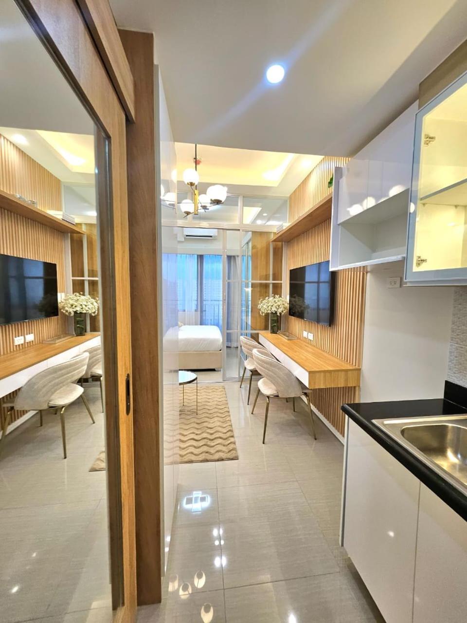 Franchelle Bliss - Shore 2 Residences Tower 1 Apartment *